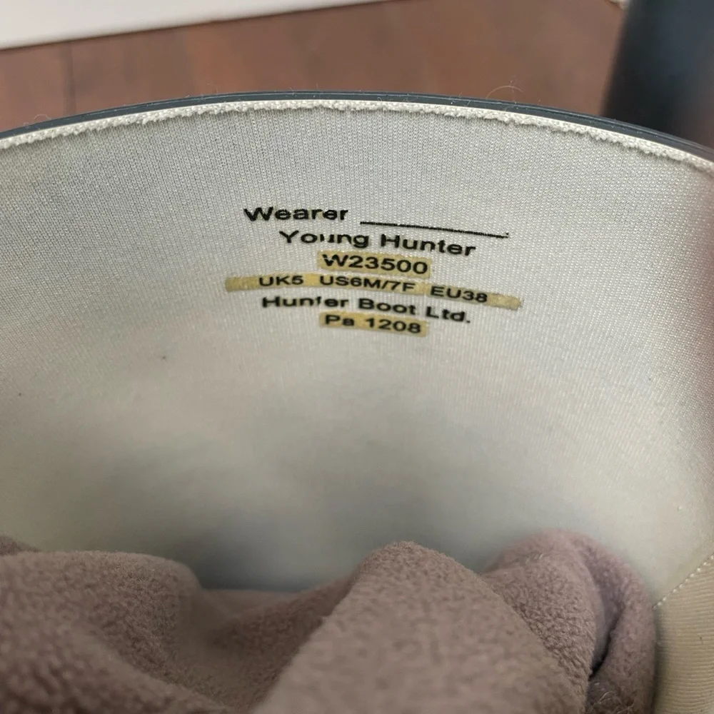 Hunter Rain-boots Navy with Grey Fleece Socks can be sold separately Size 6 - Picture 2 of 2